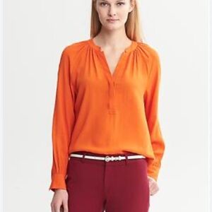 Banana Republic V Neck Orange Relaxed Buttoned Blouse Size Small